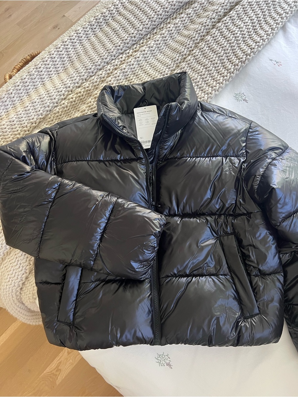 Athleta Shiny Black Quilted Puffer Jacket